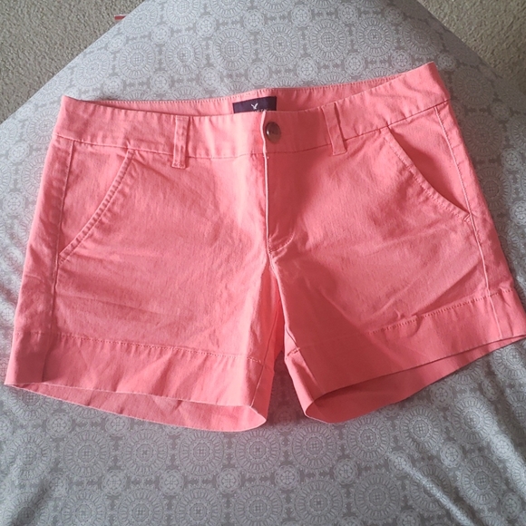 AE Shorts - Picture 3 of 7